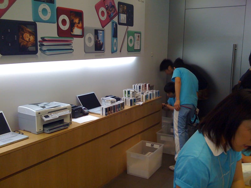 AppleStore03.jpg