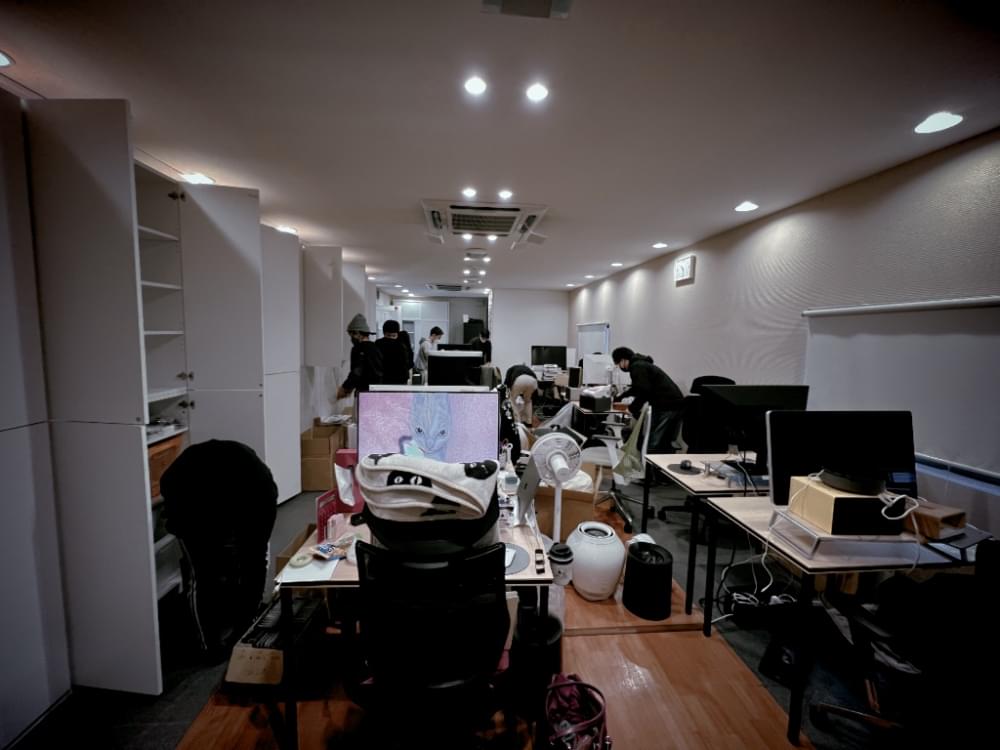 iPhoneの箱を断捨離をしてみて、見えてきた付属品の山 | 【Enriching