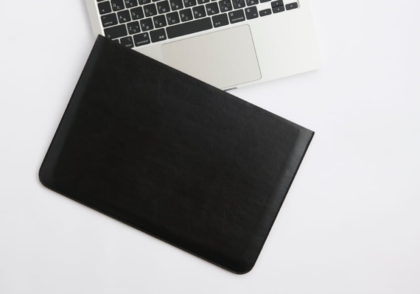 03_macbook_sleeve.jpeg