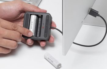 Bluelounge｜キーボードやマウスのそばで、USB接続で単三電池を充電  | Web Magazine OPENERS