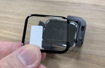 Apple Watch Series 4 アルミモデルに貼りたい3Dガラス プロテクターを試す