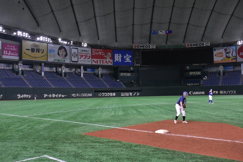 フェイ 東京ドームのマウンドに立つ トリニティ