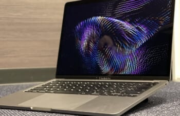 MacBook Pro（13-inch, M1, 2020）に最適なアイテム2つ（スタンドとケース）