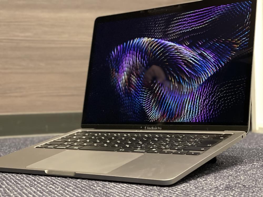 MacBook Pro（13-inch, M1, 2020）に最適なアイテム2つ（スタンドと