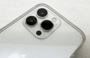 iPhone 13シリーズはカメラが厚い！　しっかりカメラを守るケース選び