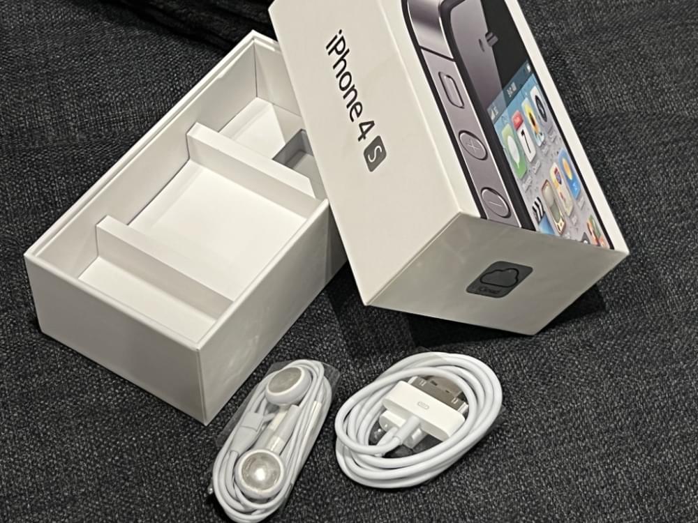 Iphoneの箱を断捨離をしてみて 見えてきた付属品の山 トリニティ