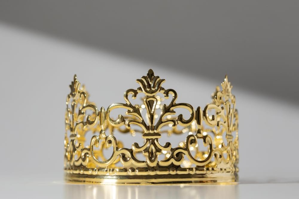 Epiphany-day-gold-crown.jpg