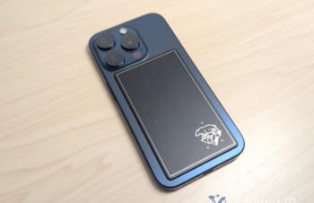 スマホの熱対策に「スマ冷 プレミアム」貼るだけで温度上昇を和らげる薄型軽量シート