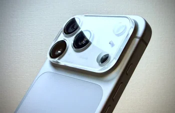 【レビュー】iPhone17 Proのカメラ突起を守る！Simplismの保護ガラス